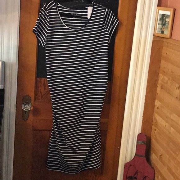 Isabel Maternity by Ingrid & Isabel Dresses & Skirts - NWT maternity dress